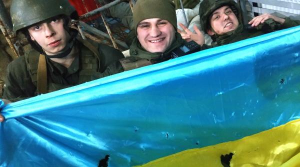 După un an de lupte epuizante, Ucraina umblă la moralul militarilor: Schimbarea de la vârful Armatei, una din mutările pentru contraofensiva de primăvară