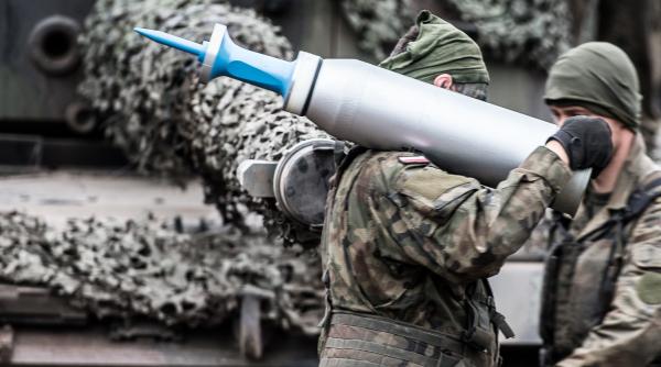 Isterie rusă la vestea că Challenger 2 vor trage proiectile cu uraniu sărăcit. Gen. Mîndrescu: Moscova știe că așa tancurile T90 nu au șanse