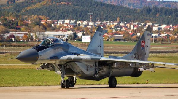 Slovacia transferă primele avioane de luptă MiG-29 către Ucraina