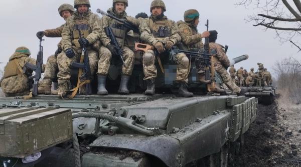 Comandanții ruși renunță treptat la Bahmut și vor doar să împiedice o contraofensivă / Putin pregătește un război prelungit și caută încă 400.000 de recruți