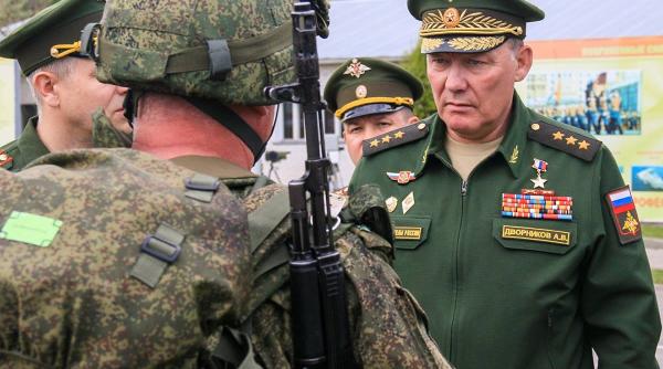 Moscova pregătește terenul pentru un nou val de mobilizare: Medvedev vrea o armată mixtă, cu efective crescute la 1,5 milioane de militari