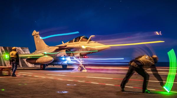 Demonstrație de forță a Charles de Gaulle. În premieră, un Rafale M francez echipat cu o rachetă nucleară inertă ASMP-A, a simulat o lovitură nucleară