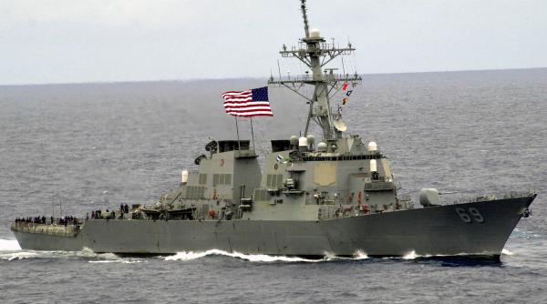 Pe fondul manevrelor militare chineze în jurul insulei Taiwan, distrugătorul american USS Milius a întreprins luni o "operaţiune de libertate a navigaţiei"