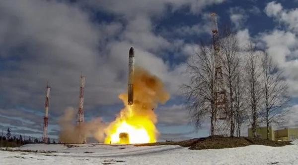 Armata rusă a efectuat o lansare-test a unei rachete balistice intercontinentale (Video)