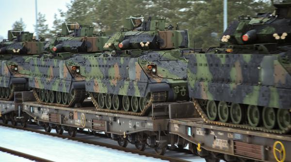 Înnoirea Armatei, misiune dificilă? Exemplul Croației e grăitor: Blindatele Bradley second-hand întârzie, iar modernizarea se amână pentru la anul