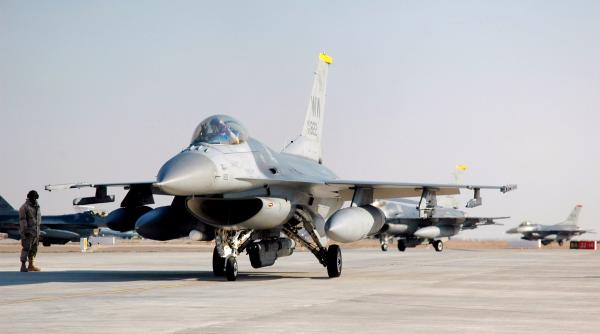 Ucraina insistă pentru F-16. Kuleba: Nu există niciun argument rațional pentru care să nu primim avioane de luptă