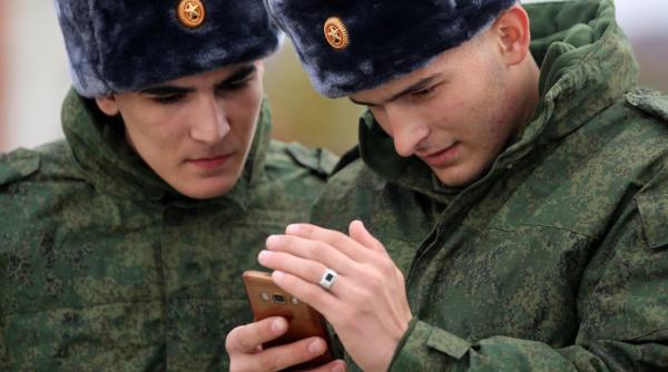 Rușii folosesc o aplicație pentru smartphone-uri care oferă informaţii despre coordonatele pozițiilor trupelor ucrainene