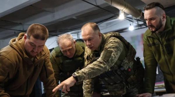 „Bakhmut rezistă”: Generalul Sîrskîi a vizitat din nou soldații ucraineni de pe front