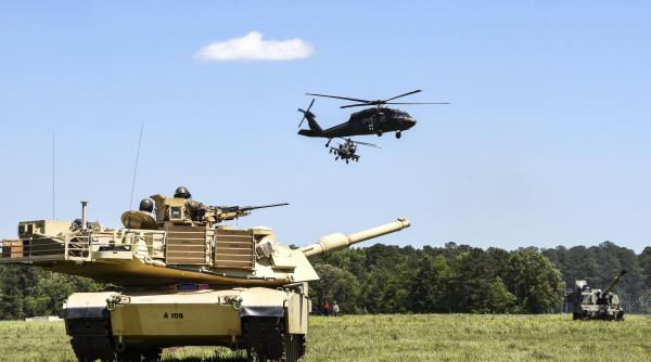 Polonia devine prima Armată a Europei: Zeci de Apache, sute de tancuri Abrams și HIMARS vor ridica o barieră de netrecut pentru Rusia