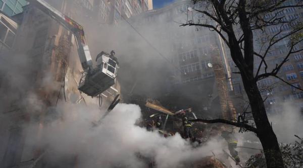 Val de atacuri asupra Ucrainei. Apărarea antiaeriană a respins la Kiev mai multe atacuri rusești