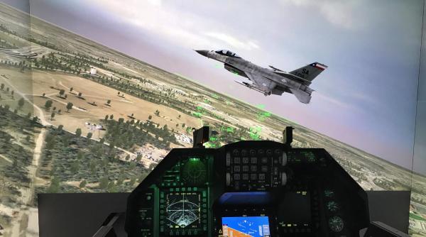 Doi piloţi ucraineni au fost testaţi pe un simulator F-16. Ultimul cuvânt în privinţa livrării acestor avioane îl au Statele Unite