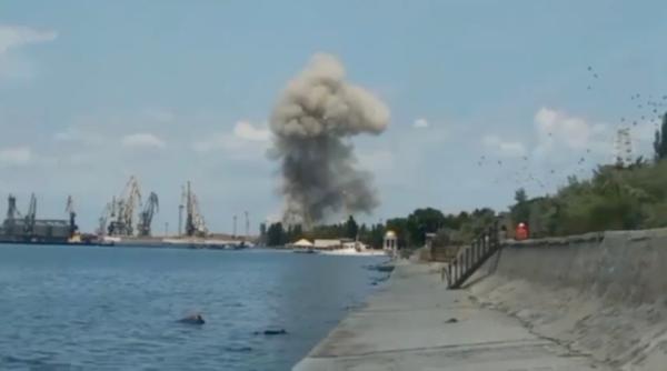 Ucraina a atacat pozițiile Armatei ruse din portul Berdiansk de pe coasta sudică a Mării Azov (Foto/Video)