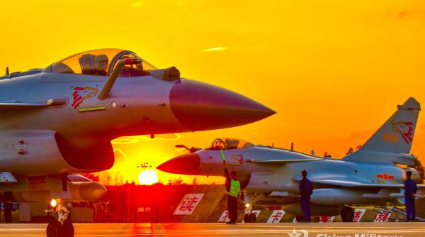 Rusia pierde Orientul din cauza războiului. China profită și intră pe piață cu avioane J-10, drone Wing Loong și CH-4 și rachete balistice