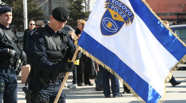 Escaladare majoră a tensiunilor. Trei polițiști din Kosovo, reținuți de forțele sârbe. Pristina acuză Belgradul de răpire și terorism