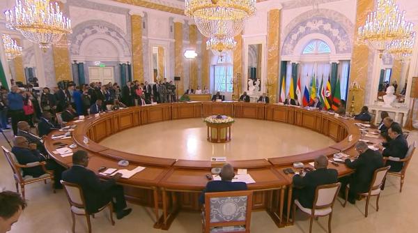 Liderii africani au mers la Moscova cu planul de pace pentru Ucraina. Putin respinge elemente cheie din document și spune că „Regimul de la Kiev a declanșat acest război în 2014”