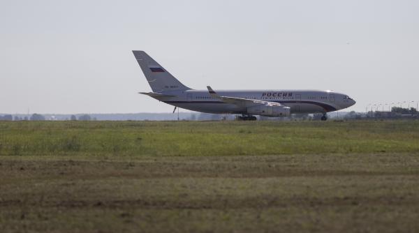 MAE: 40 de angajaţi ai Ambasadei Rusiei la Bucureşti vor părăsi azi România, la bordul unei aeronave ruse