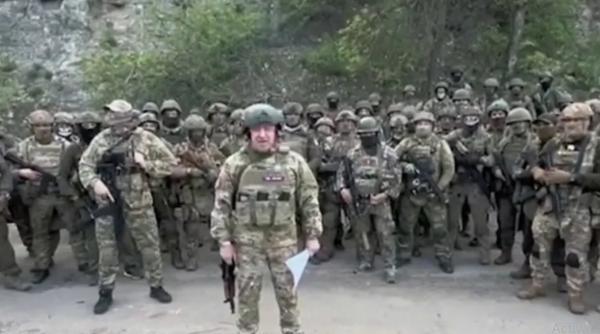 Wagner se rebrenduiește și ”plantează panseluțe”: Mercenarii fac instrucție cu soldații lui Lukașenko, iar Prigojin e scos din joc cu o fotografie