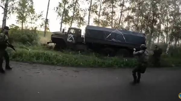 Rușii, prinși în ambuscadă pe teritoriul propriu. Cecenii care luptă alături de Ucraina au atacat un camion cu militari ruși în Belgorod, teritoriul Rusiei (Foto/Video)