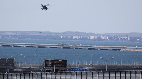 Volodimir Zelenski: Podul Crimeii "aduce război, nu pace" şi, prin urmare, este o ţintă militară