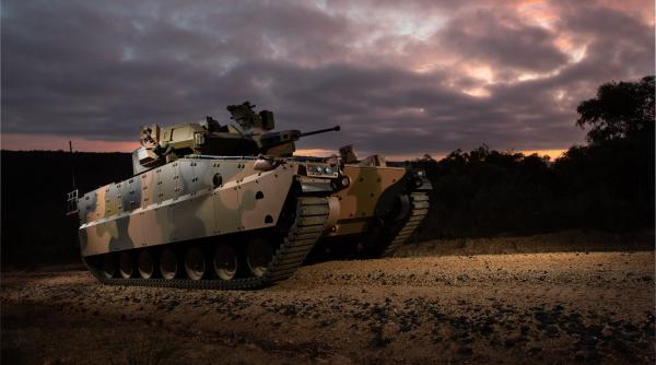 Coreenii intră în „bătălia pentru România” cu moralul la maxim. Mașina de luptă Redback învinge Lynx german într-un contract uriaș