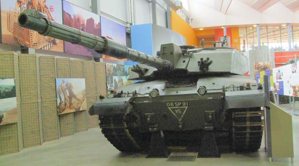 S-au grăbit atunci? UK a casat, înainte de anexarea Crimeei, 43 de Challenger 2. Tancurile erau considerate prea uzate pentru recondiționare