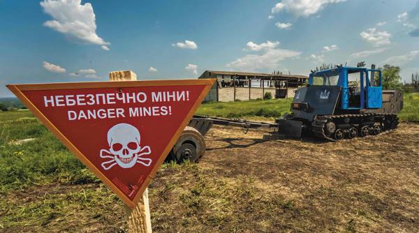 Cum arată frontul din Ucraina? Reznikov: Pe câmpul de luptă sunt până la cinci mine rusești pe metru pătrat 