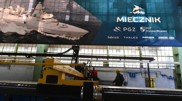 În timp ce Forţele Navale Române au fost amăgite cu cele 4 corvete, Polonia începe construcția primei fregate Miecznik (Foto)
