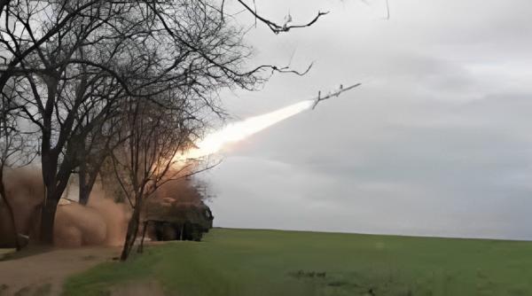 O nouă durere de cap pentru ruși: Ucrainenii își fac singuri rachetele cu rază lungă. Sistemul S-400 din Crimeea, distrus cu o rachetă Neptun modificată