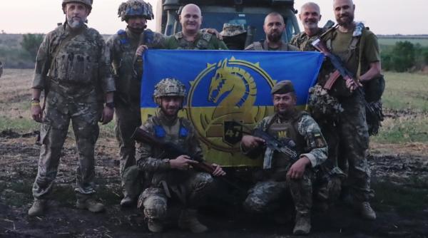 Detaliile străpungerii strategice la Robotîne: Un grup de 31 de militari s-a târât literalmente pe burtă prin câmpuri minate, timp de 18 ore