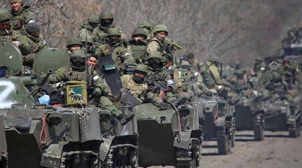 Armata rusă desfășoară o "armată de rezervă" pentru a trimite forțe suplimentare în sudul Ucrainei