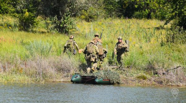 Avioanele de vânătoare rusești ar fi oprit o nouă încercare ucraineană de a debarca în vestul Crimeei. Alte patru vedete cu grupe de desant ar fi fost distruse 