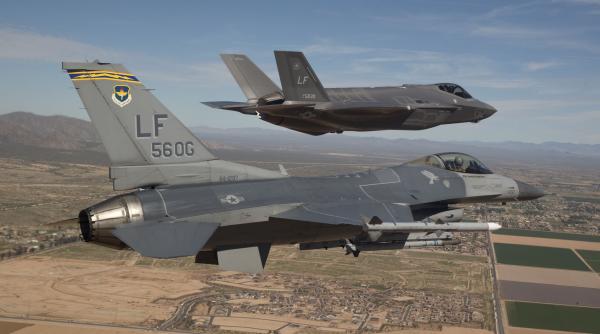 Ucraina e într-o situație identică cu România. Doar că în rolul „F-35 pentru România” vor fi cel mai probabil avioane Gripen