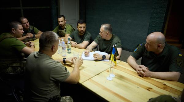 După demisia lui Reznikov, Volodimir Zelenski s-a deplasat pe linia frontului, lângă Bahmut (Foto/Video)