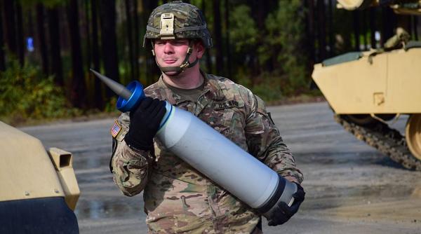 Statele Unite anunță furnizarea de proiectile cu uraniu sărăcit către Ucraina