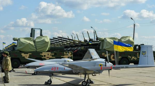 Su-34 rusești apar tot mai des în zona Insulei Șerpilor. Rușii anunță că aviația militară a doborât o dronă Bayraktar TB2 în regiune