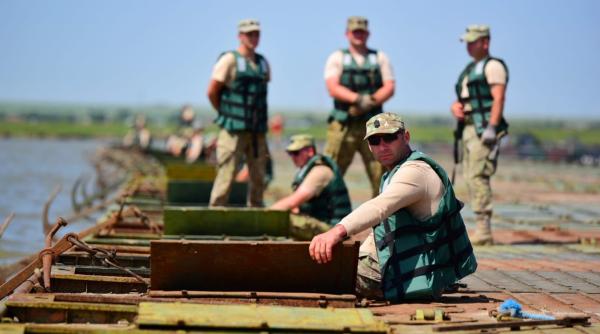 Cum arată adăposturile de la Plauru, de la granița cu Ucraina: Construcții de aproape 10 m lungime ridicate de Brigada 10 Geniu a Armatei române