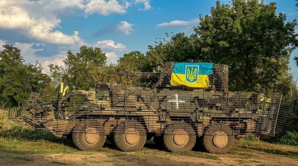 Armata ucraineană parcurge un proces inedit de modernizare și schimbare chiar în timp ce duce un război greu