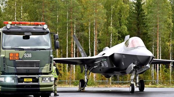 F-35A și Eurofighter au arătat cum decolează împreună de pe o autostradă din Finlanda (Foto/Video)