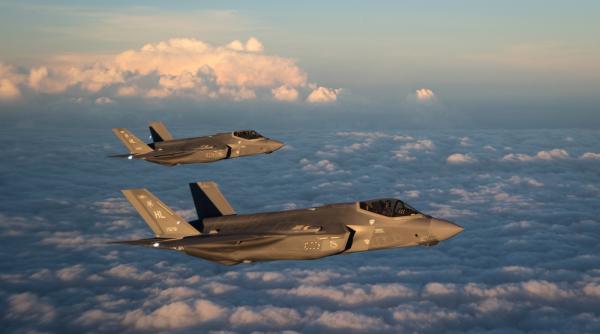 Cehia a anunțat că va plăti pentru 24 de F-35 exact suma estimată de România pentru primele 32 de avioane F-35, dar există o explicație