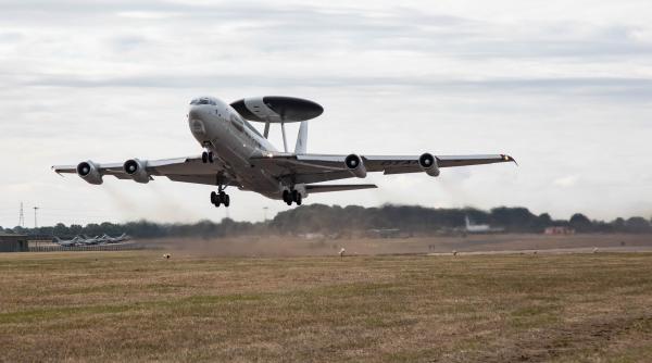 NATO va desfășura aeronave AWACS în Lituania pentru a supraveghea granița Alianței cu Rusia