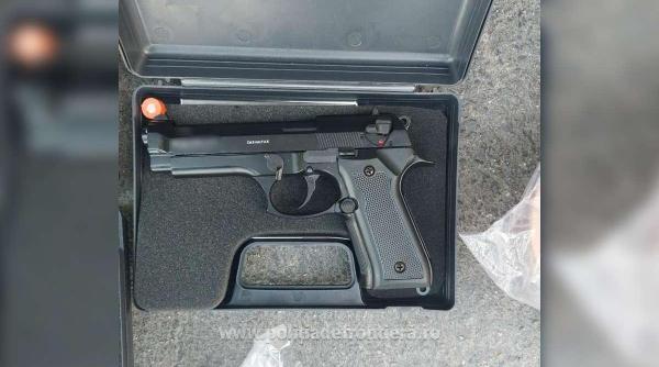 Peste 1.500 de pistoale neletale, supuse autorizării, descoperite într-un camion la Isaccea (Foto)