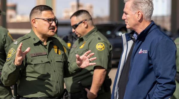 Premieră istorică: Republicanul Kevin McCarthy, demis de la șefia Camerei de aripa radicală a partidului său. Ajutorul militar acordat Ucrainei - invocat și el