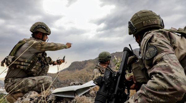 Turcia nu exclude operațiune terestră împotriva kurzilor din Siria și avertizează țările aliate ”să nu discute cu teroriștii”