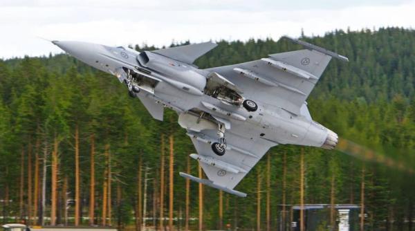 Suedezii pun o nouă condiţie pentru a transfera avioane Gripen către Ucraina: Când vom deveni stat membru NATO cu drepturi depline