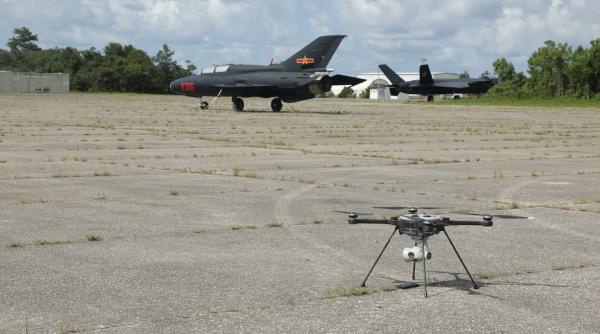 Pușcașii marini ai SUA se antrenează cu un fals avion de luptă chinezesc J-20 (Foto/Video)