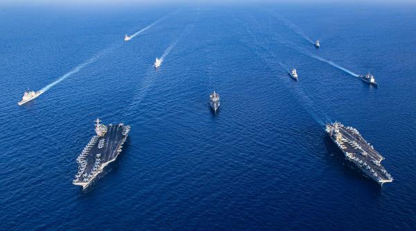 O fotografie extrem de rară - după douăzeci de ani, două portavioane americane sunt văzute împreună în Marea Mediterană