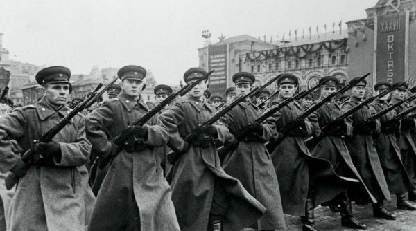 Fără SUA, Armata Roșie nu ar fi ajuns niciodată la Berlin în 1945. URSS-ul datorează Aliaților inclusiv rezistența pe frontul de Est