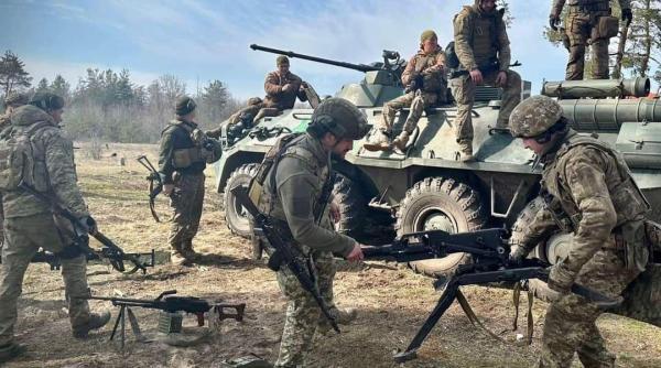 Zelenski a anunțat trecerea armatei ucrainene în defensivă: După modelul Surovikin, vor fi construite noi fortificații de-a lungul întregii linii a frontului