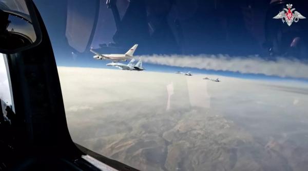 ”Drumul petrolului”. După ce a mers în Golf escortat de patru Su-35S, Putin l-a chemat la Moscova pe președintele Iranului