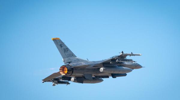 Accident aviatic în Coreea de Sud: Un F-16 american s-a prăbușit în timpul unui zbor de antrenament. Pilotul a reușit să se catapulteze